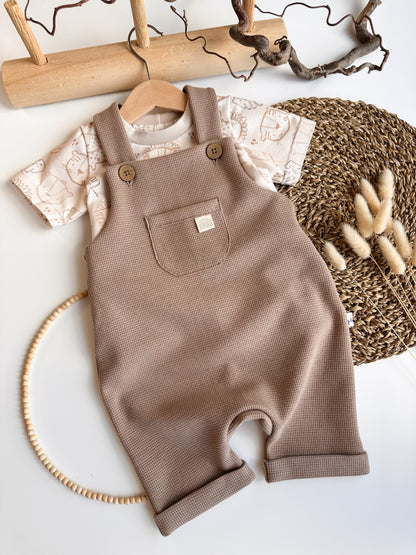 Vorbestellung Latzhose kurz mit Brusttasche