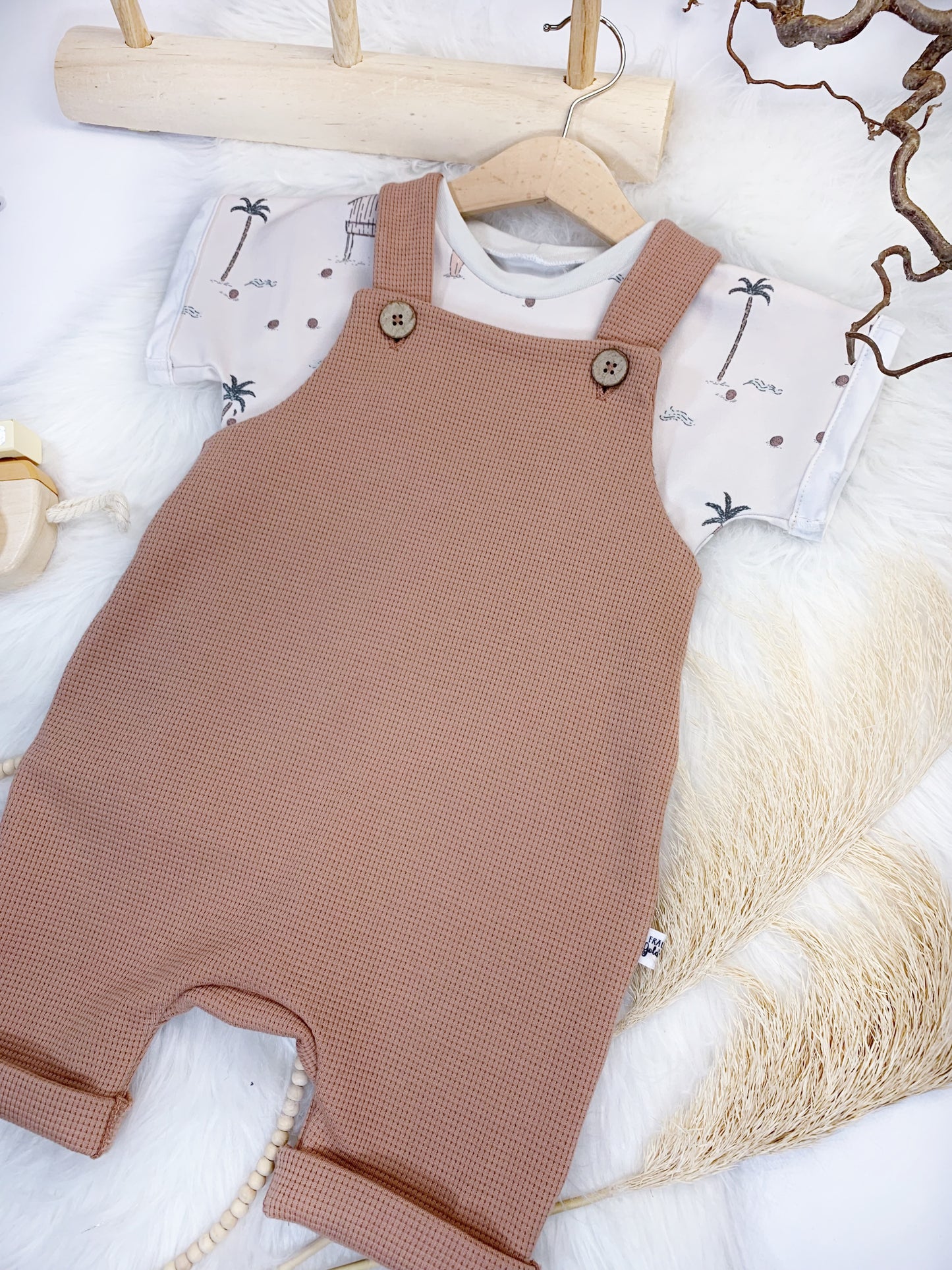 Vorbestellung Latzhose kurz