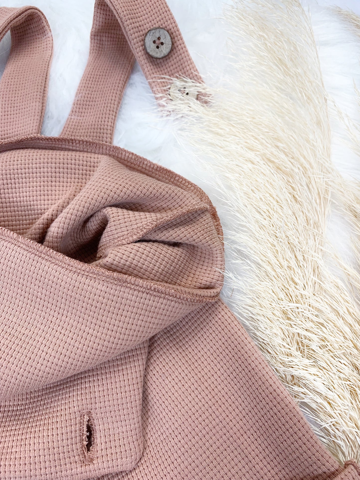 Vorbestellung Latzhose kurz