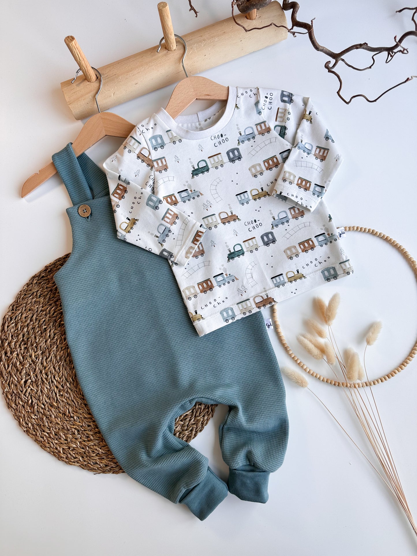 Set Latzhose & Langarmshirt Gr. 80/86