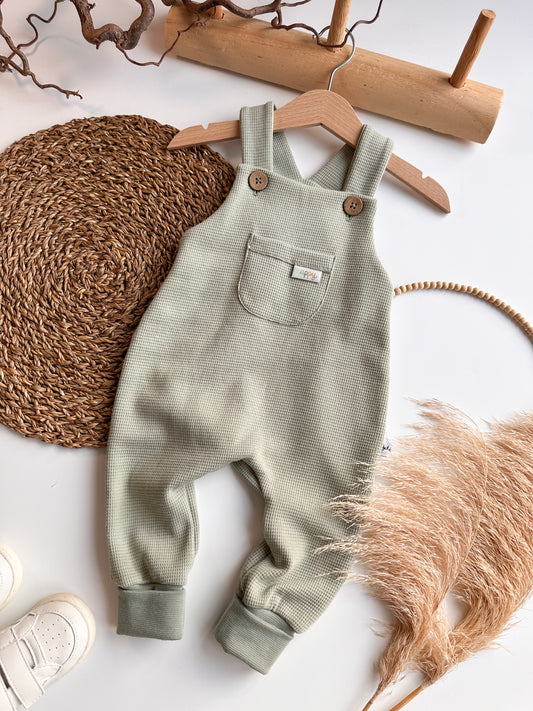 Vorbestellung Latzhose lang mit Brusttasche