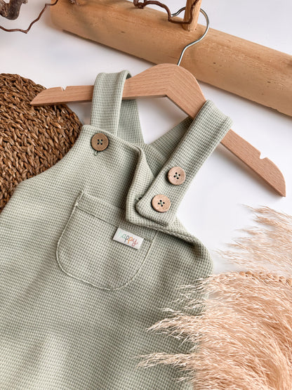 Vorbestellung Latzhose lang mit Brusttasche