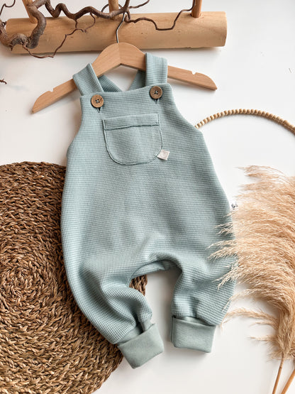 Vorbestellung Latzhose lang mit Brusttasche