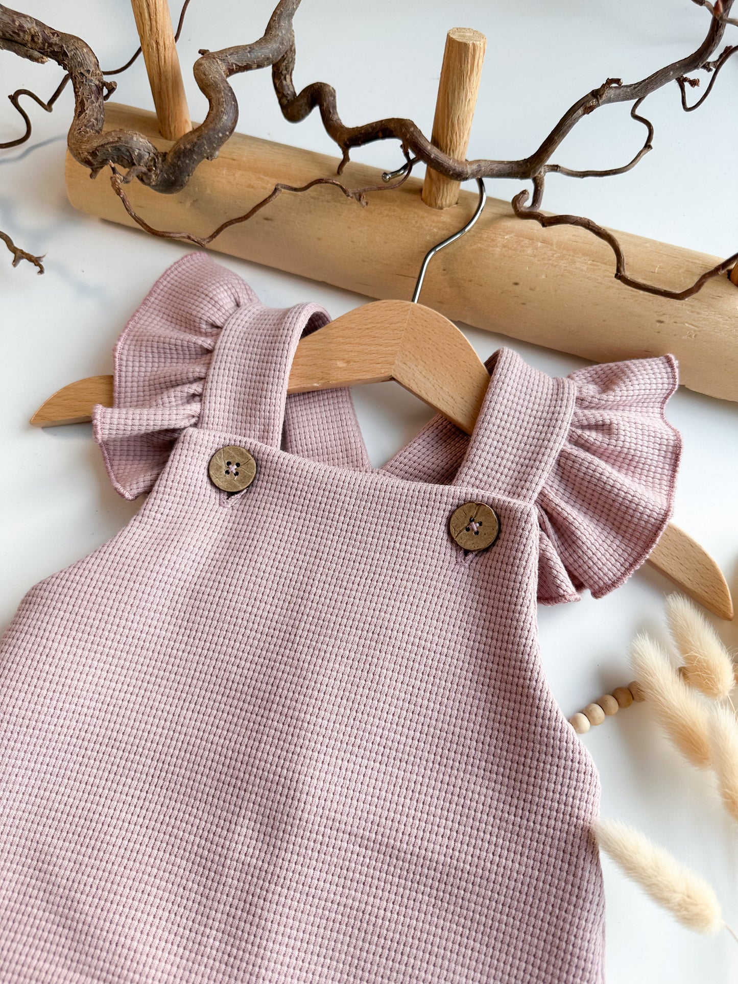 Vorbestellung Latzhose lang Rüschenträger