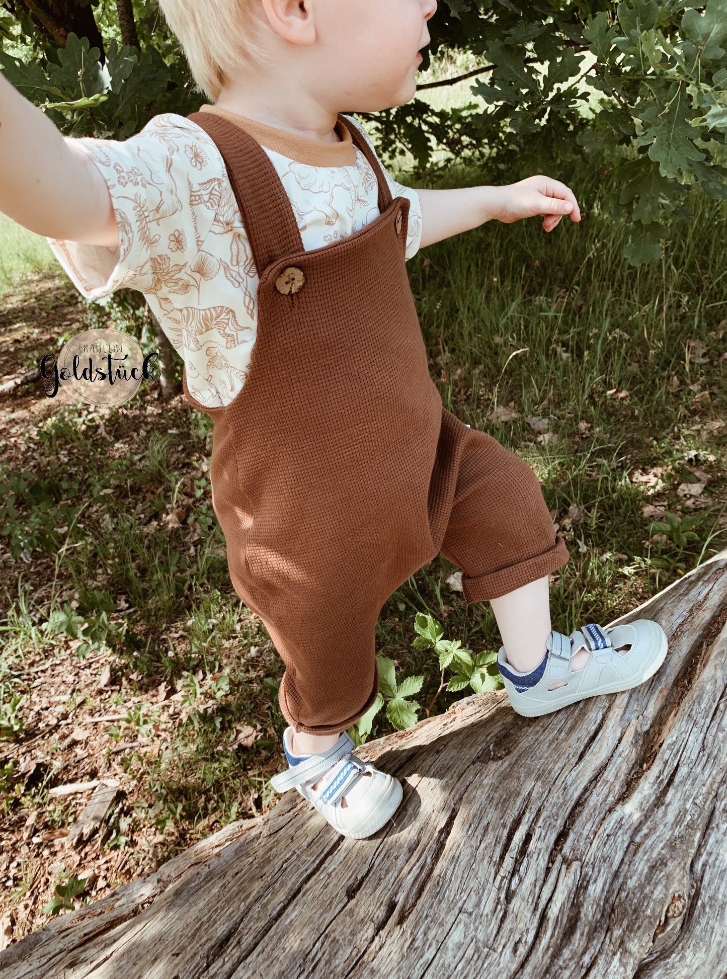 Vorbestellung Latzhose kurz